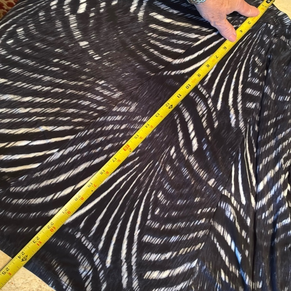 Grace Elements Skirt Women's XL, black & grey feathery print, full, pull-on EUC - Picture 10 of 14